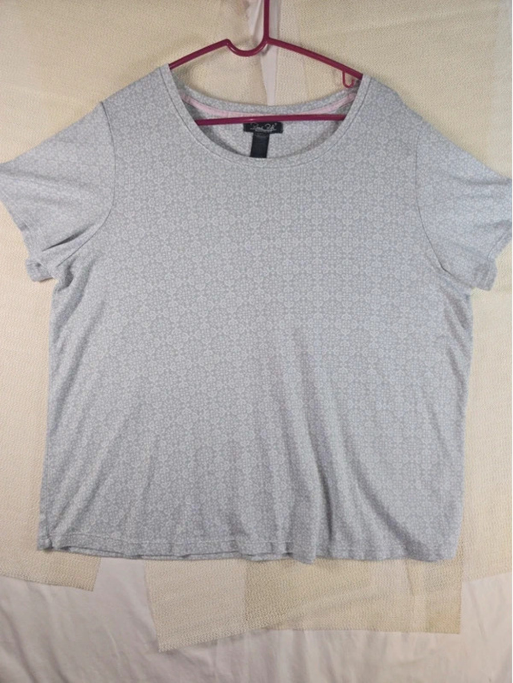 Rene Rofe Pajama Top Women's Size 1X Blue White Patterned Stained
